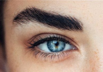آیا وازلین باعث تقویت مژه و ابرو می شود؟